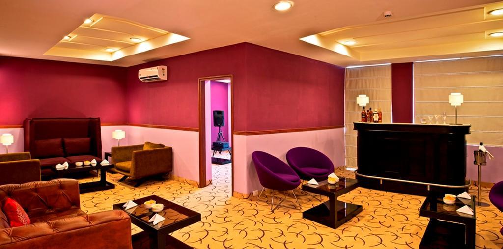 Red Fox By Lemon Tree Hotels, Bhiwadi Exteriör bild